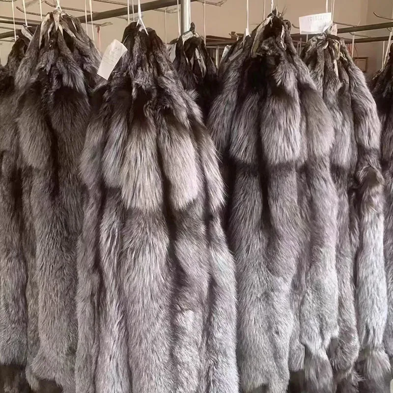 Real Red Fox Pelts Natural Tanned Leather Hide Natural Color Raw Silver Fox Fur Skin For Clothing, Scarf, Dense Animal Skin Fur