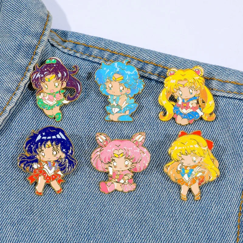 exclusivo-pin-de-metal-estilo-japones-anime-sailor-moon-com-pequeno-coelhinho-sailor-moon-e-rei-hino-acessorio-versatil-para-bolsas