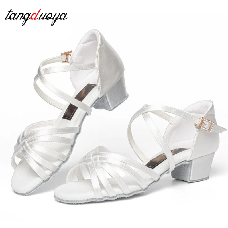 Neue Mädchen Latin Dance Schuhe Seide Kinder Ballsaal Tango Cha-cha Dance Weiche Sohle Salsa Praxis Schuhe Pelz unten Sandalen