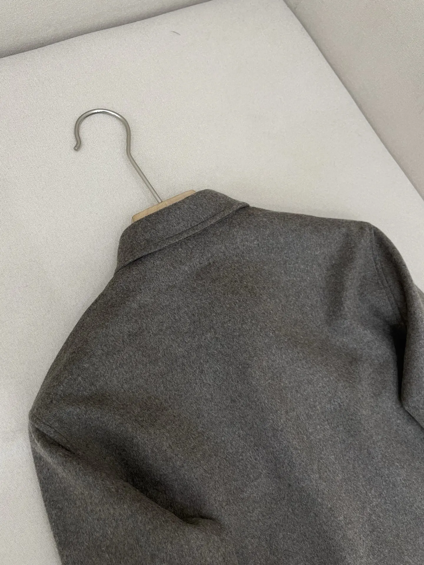 قميص إيطالي 25aw طية صدر السترة من الصوف سترة المال القديم