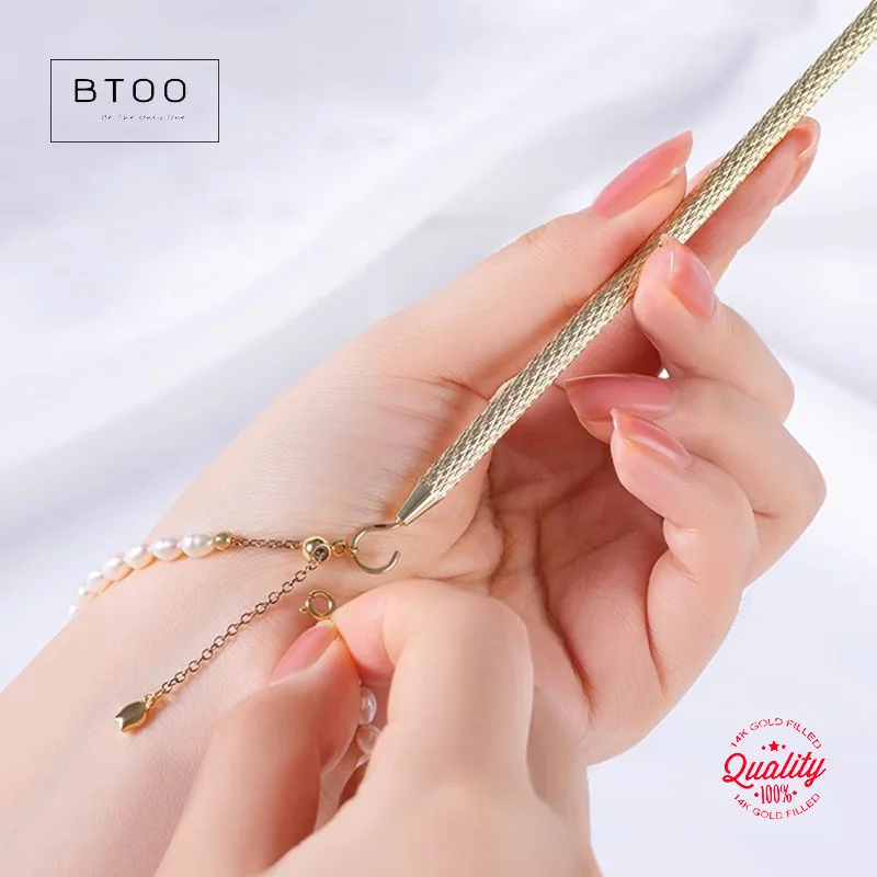 Bracelet Helper Tool with Hook, Hand Accessory Fastening Aid Tool for Jewelry, Clasp Helper Tools, Unfasten Wrist Bracelets