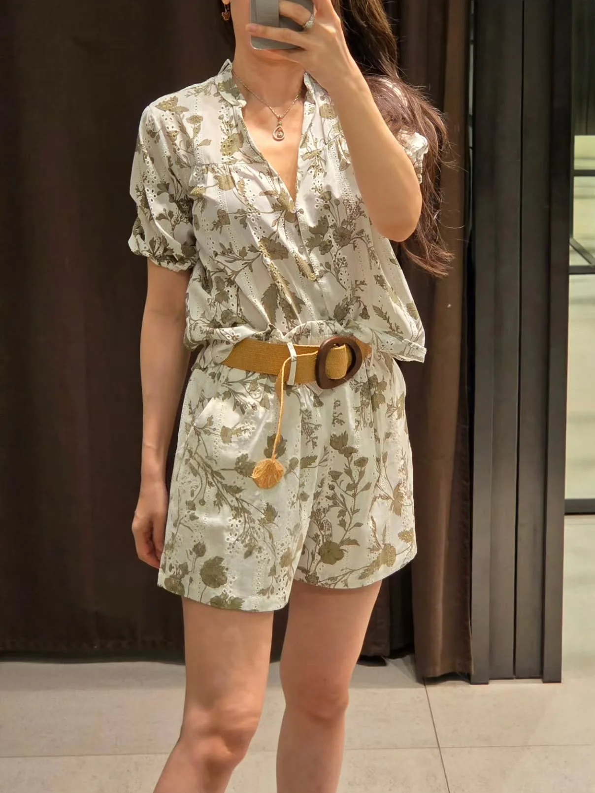 

Women's Embroidered Hollow Out Suit V-Neck Printed Single-Breasted Cropped Shirt Belt Loose High Waist Mini Shorts Summer Suit