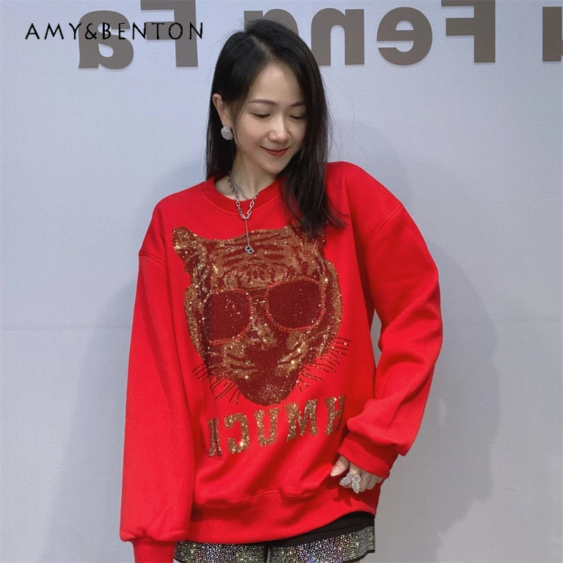 

Женская толстовка оверсайз с вышивкой стразами в виде головы тигра, на флисовой подкладке, утолщенная, свободного кроя, с круглым вырезом и длинными рукавами