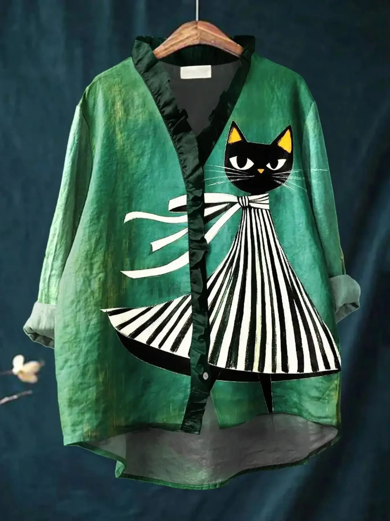 Autumn new V-neck casual top, women's long sleeved lace shirt, Versatile pairing with jeans and dresses