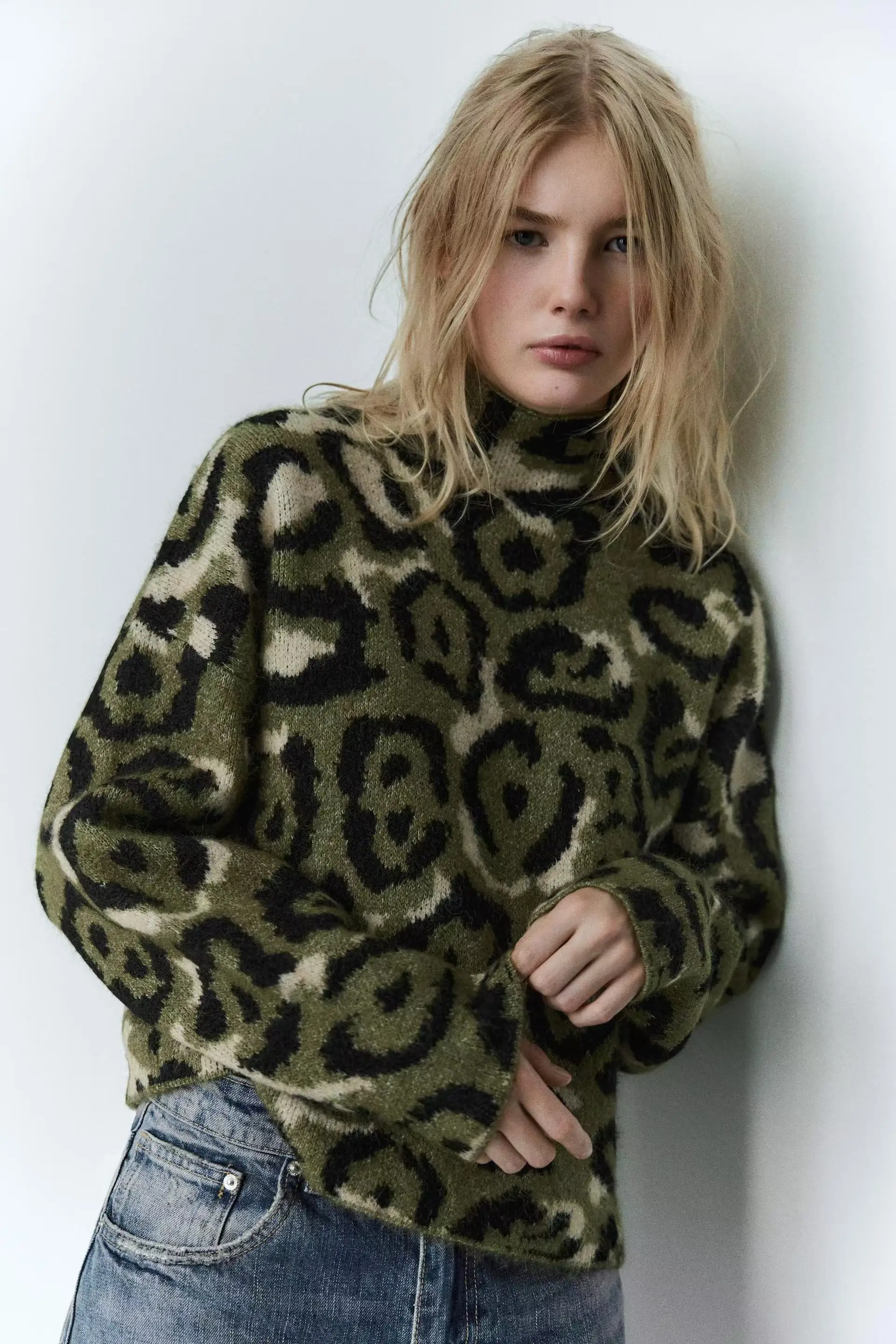 Sweater 2024 new women's autumn and winter lazy retro stand up collar leopard print animal print jacquard knitted sweater