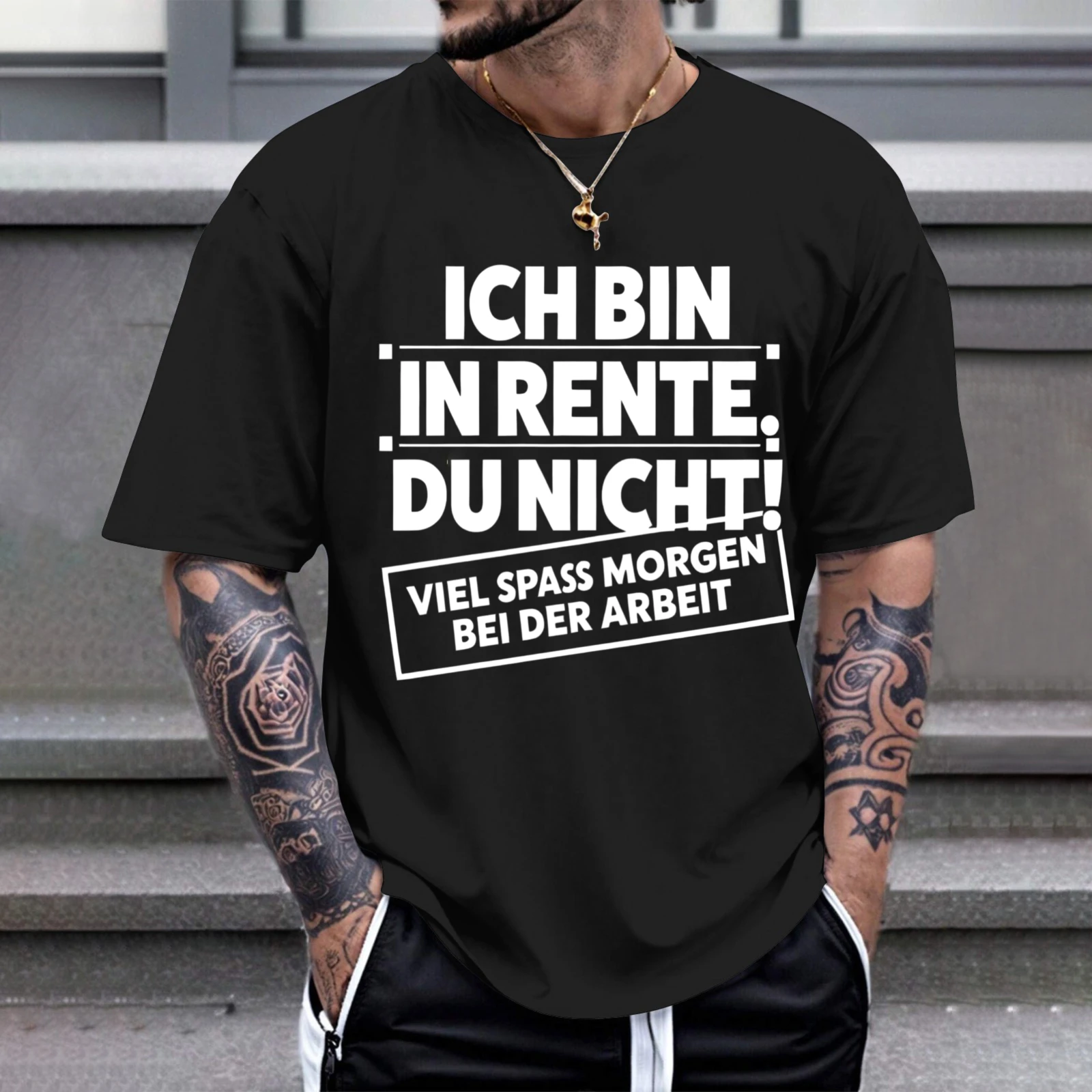 Herren-T-Shirt „Ich bin im Ruhestand, du nicht, viel Spaß morgen bei der Arbeit“ – Perfekt für Freizeitkleidung, Partys und Karnevalsoutfits