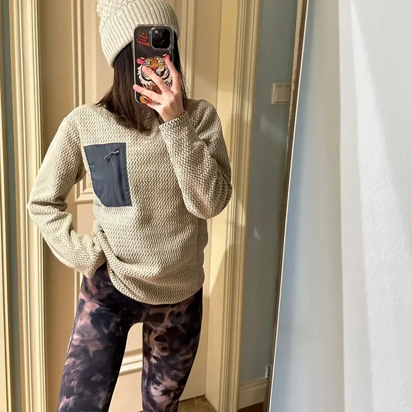 

2025 New In Hoodies & Sweatshirts Autumn Winter Sweatshirts For Man And Woman Fleece Warm Long Sleeve Base Tops Wavy Texture