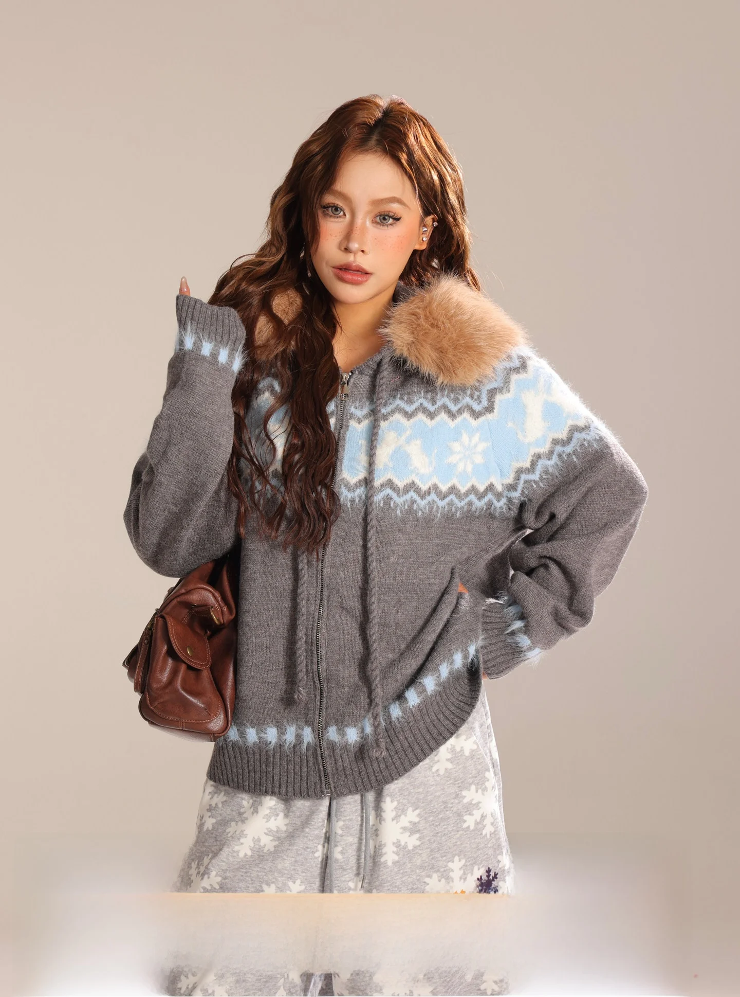 

Голубой женский вязаный свитер Lazy Sle с меховым воротником и капюшоном, осень-зима, Новое поступление, свободный крой, открытый кардиган