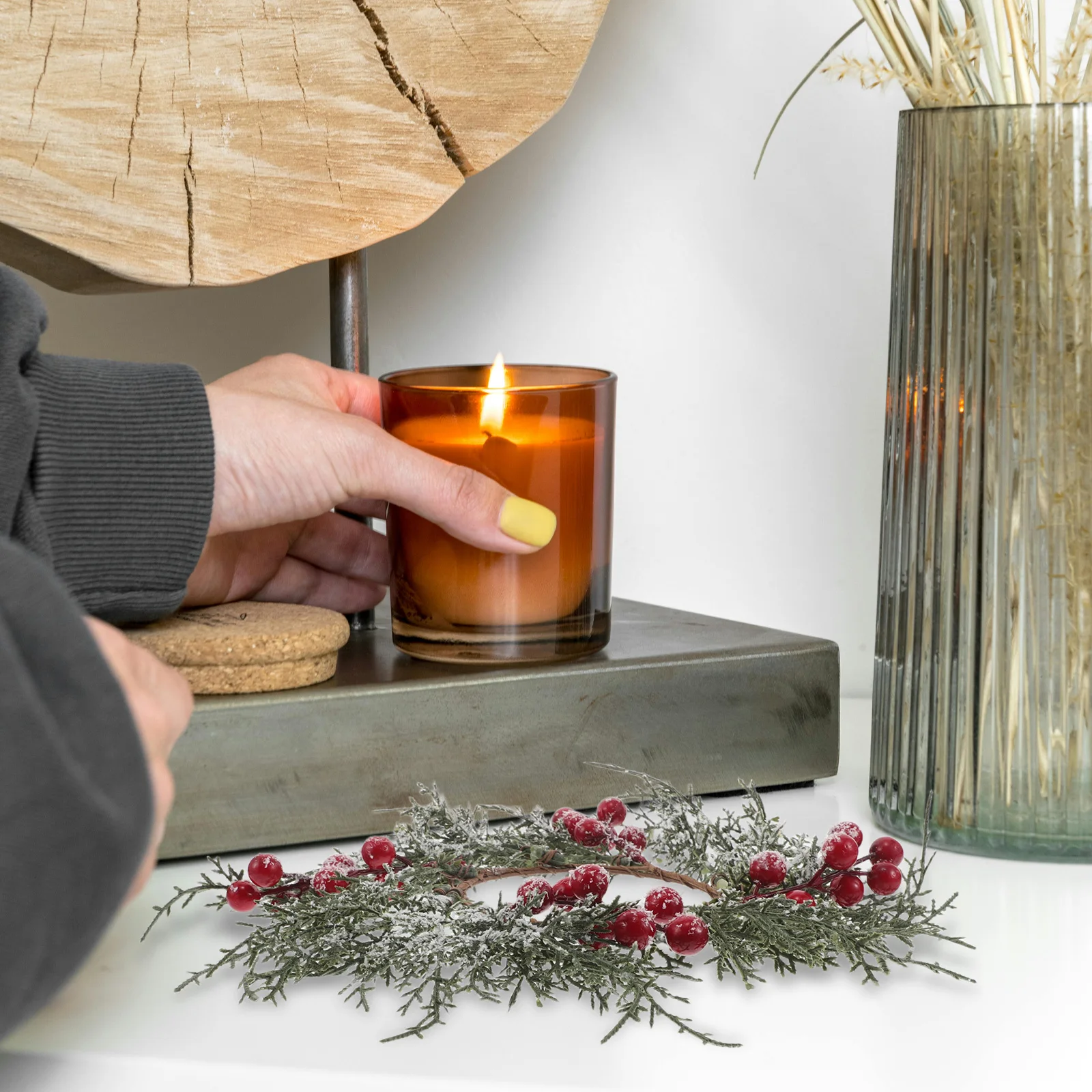 

4 pcs Christmas Rings Frosted Pine Needle Red Berry Design For Pillar Taper Tealight Candles Holiday Table Centerpiece