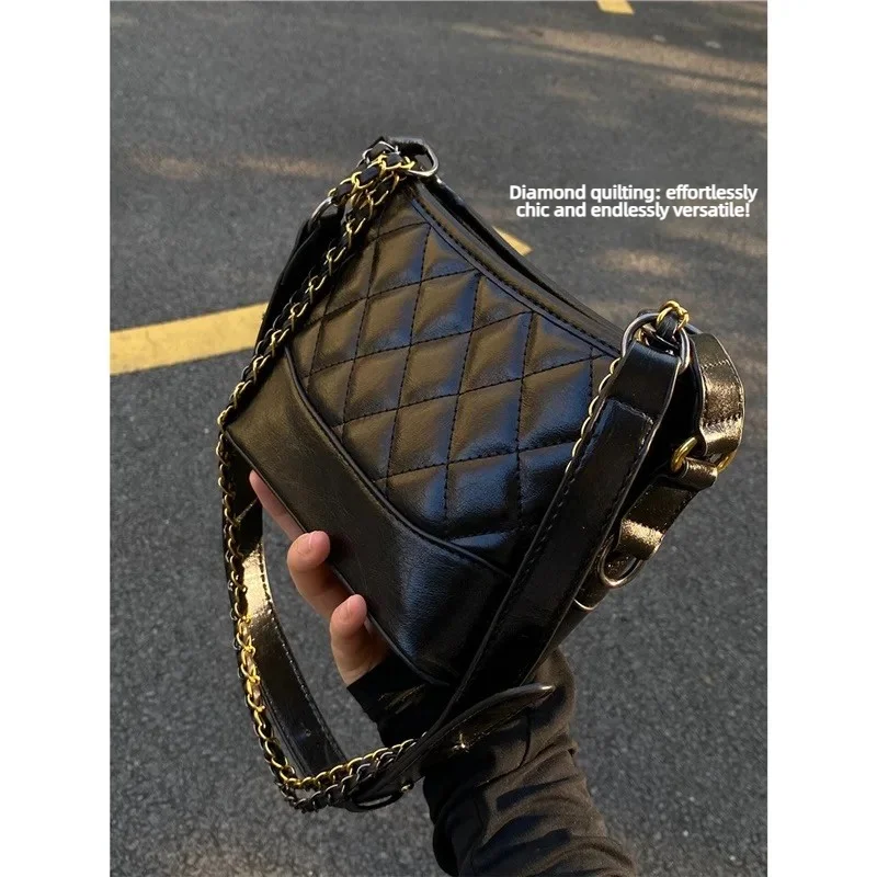 

Новая универсальная популярная высококачественная черная женская сумка-кроссбоди на цепочке через плечо 2026 года