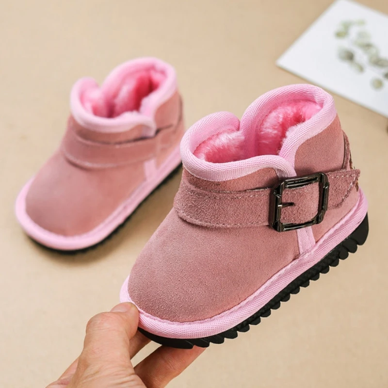 Botas de nieve para bebé, zapatos cálidos de cuero de felpa para niño y niña, zapatillas antideslizantes con suela de goma, a la moda, invierno,