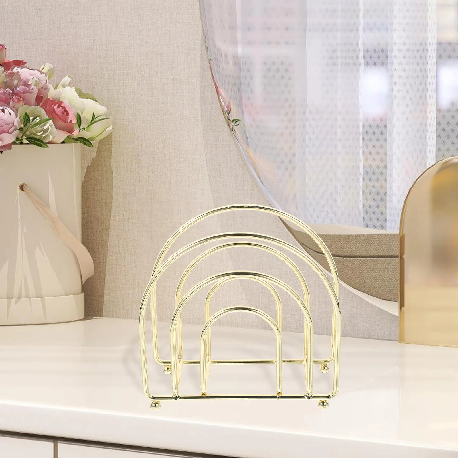 

Vertical Iron Napkin Stand Paper Towel Holder Hollow Out Napkin Rack Decorative Organizer for Home Restaurant Hotel