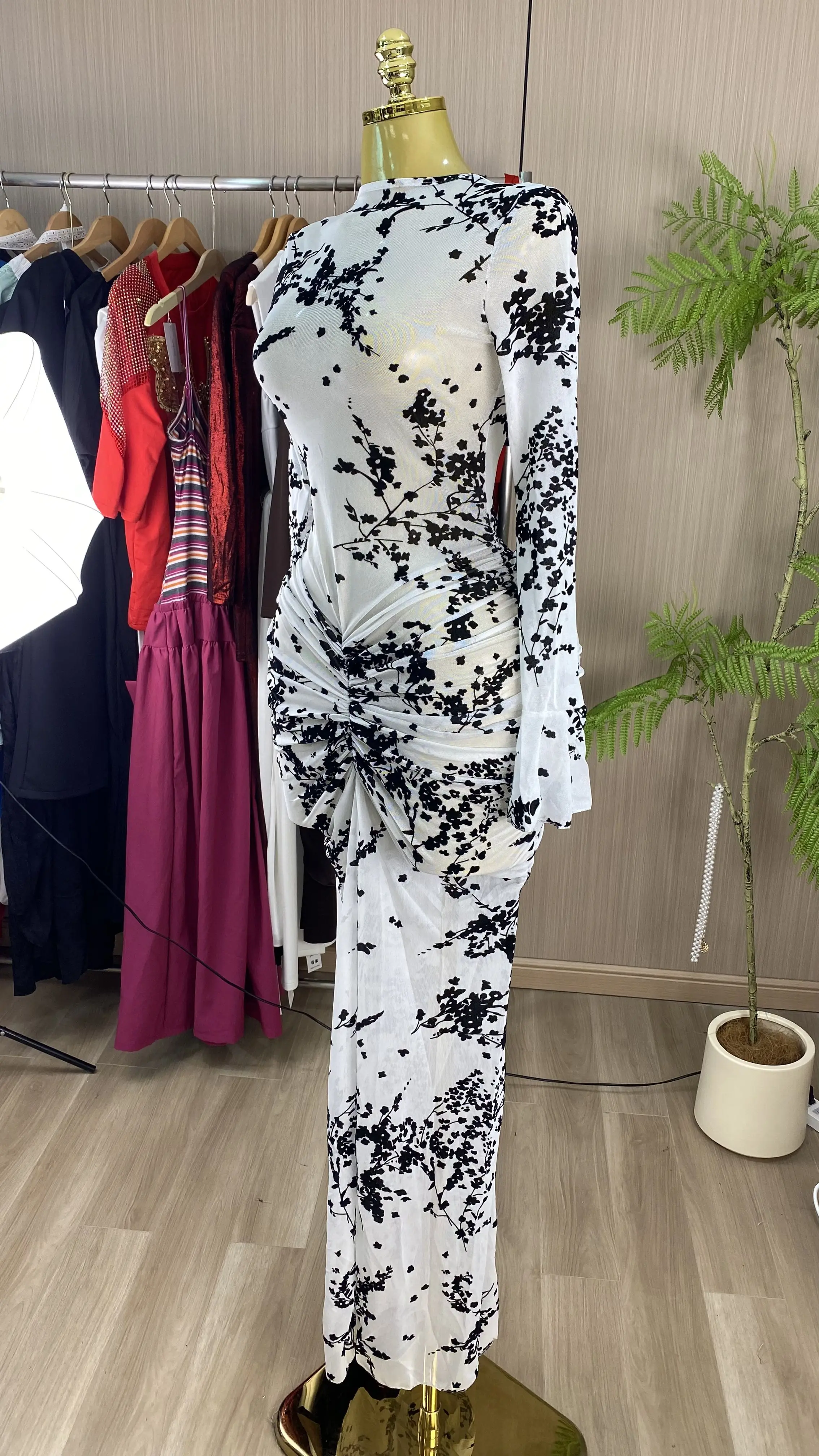 Women's Long-Sleeve Printed Slim-Fit Maxi Dress (Floor-Length) – Plus-Size Gown with Inner Slip-GZXX1023