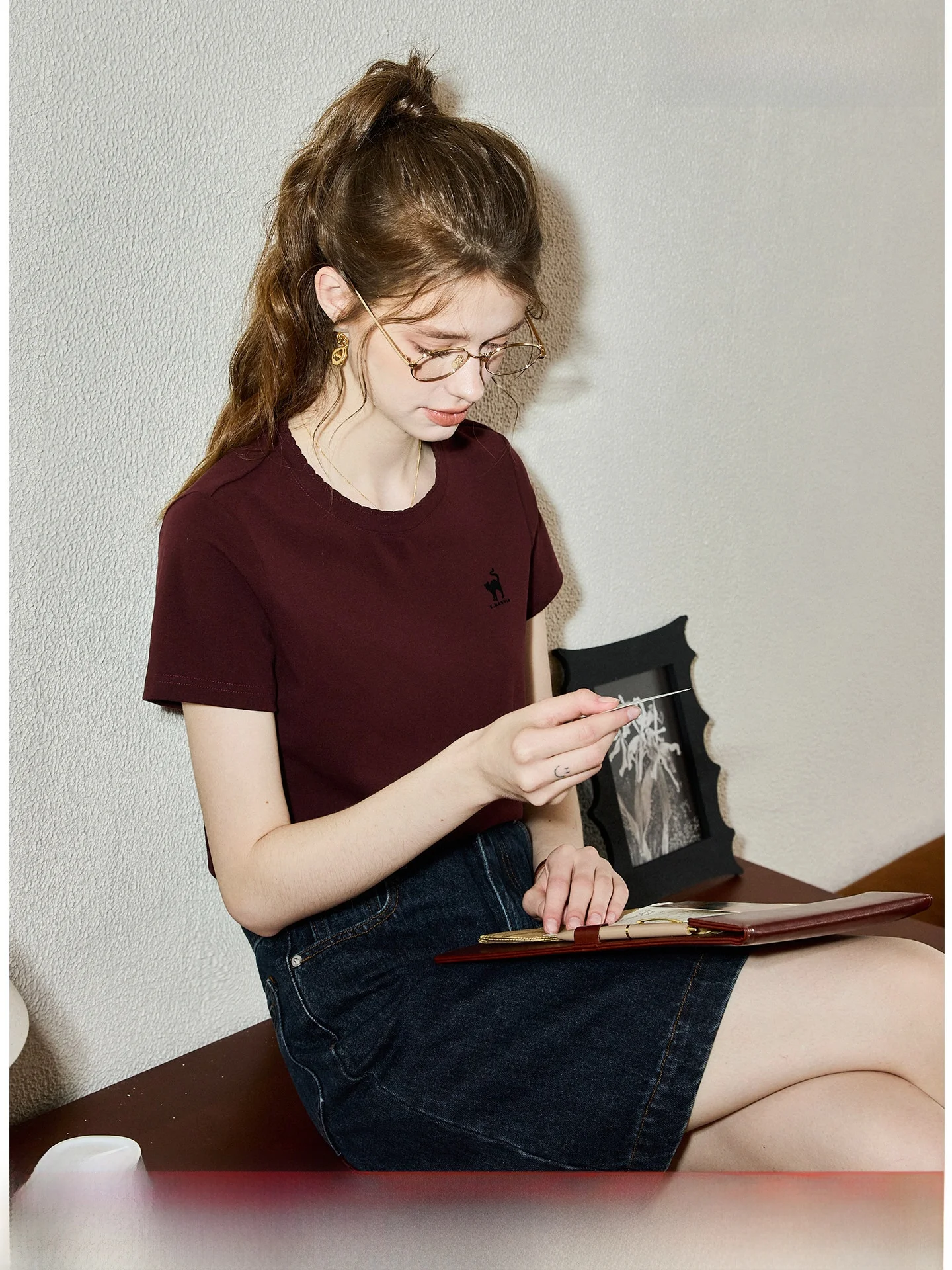 

Summer Style Flocking Slim Fit round Neck Short Sleeve T-Shirt Korean Casual Cotton Polyester Blend Breathable Comfortable