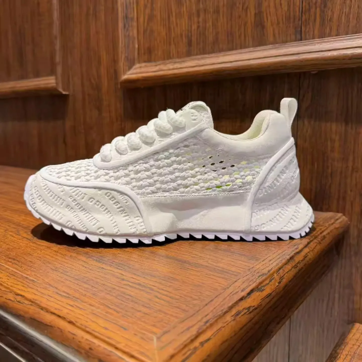 

Спортивные кроссовки LiveDay для мужчин, дизайнерская модная повседневная стильная сетчатая поверхность, дышащая толстая внутренняя подкладка, удобная обувь