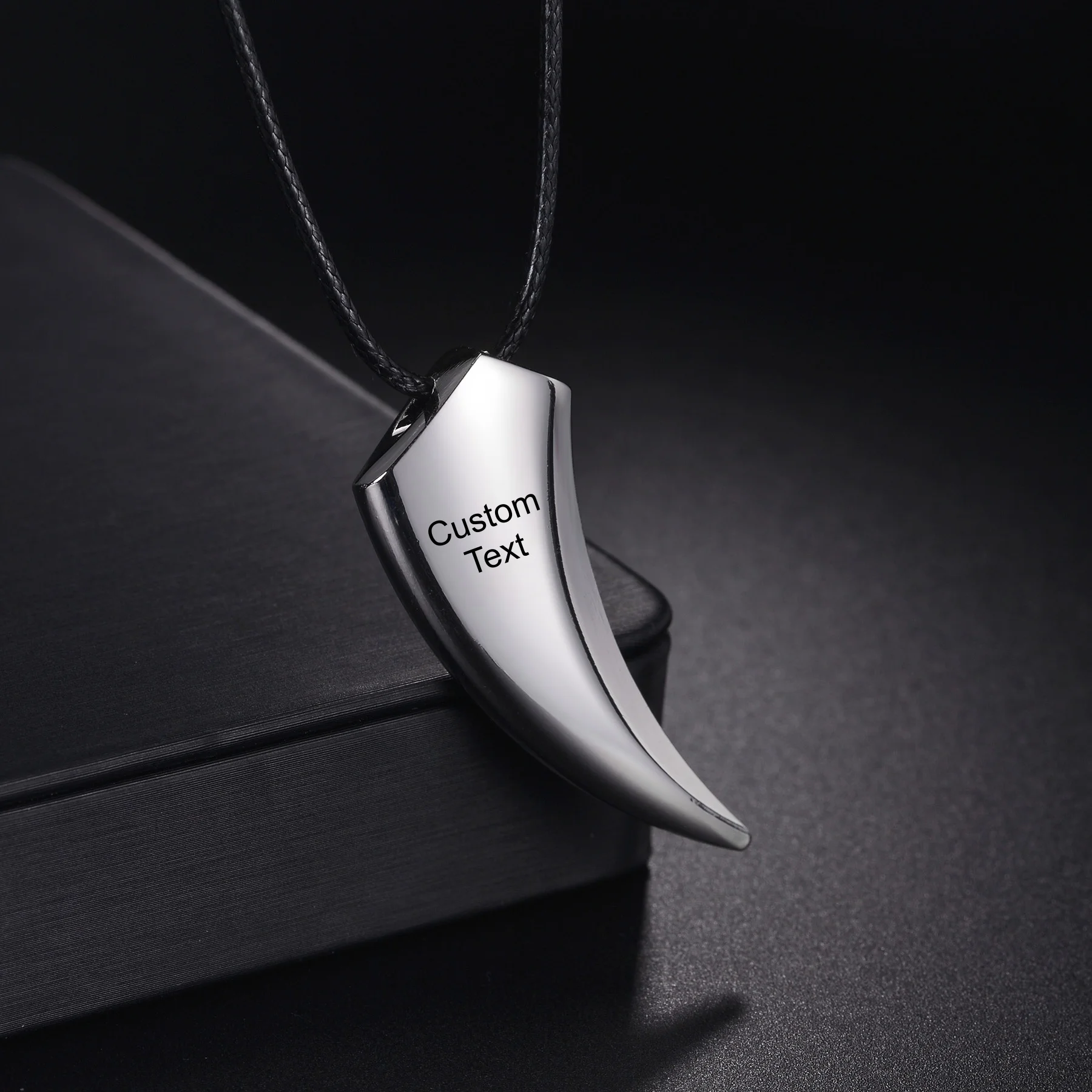Custom Punk Hip Hop Stainless Steel Crescent Tooth Spike Pendant Necklace Men Women Fashion Wolf Tooth Chain Necklace Jewelry