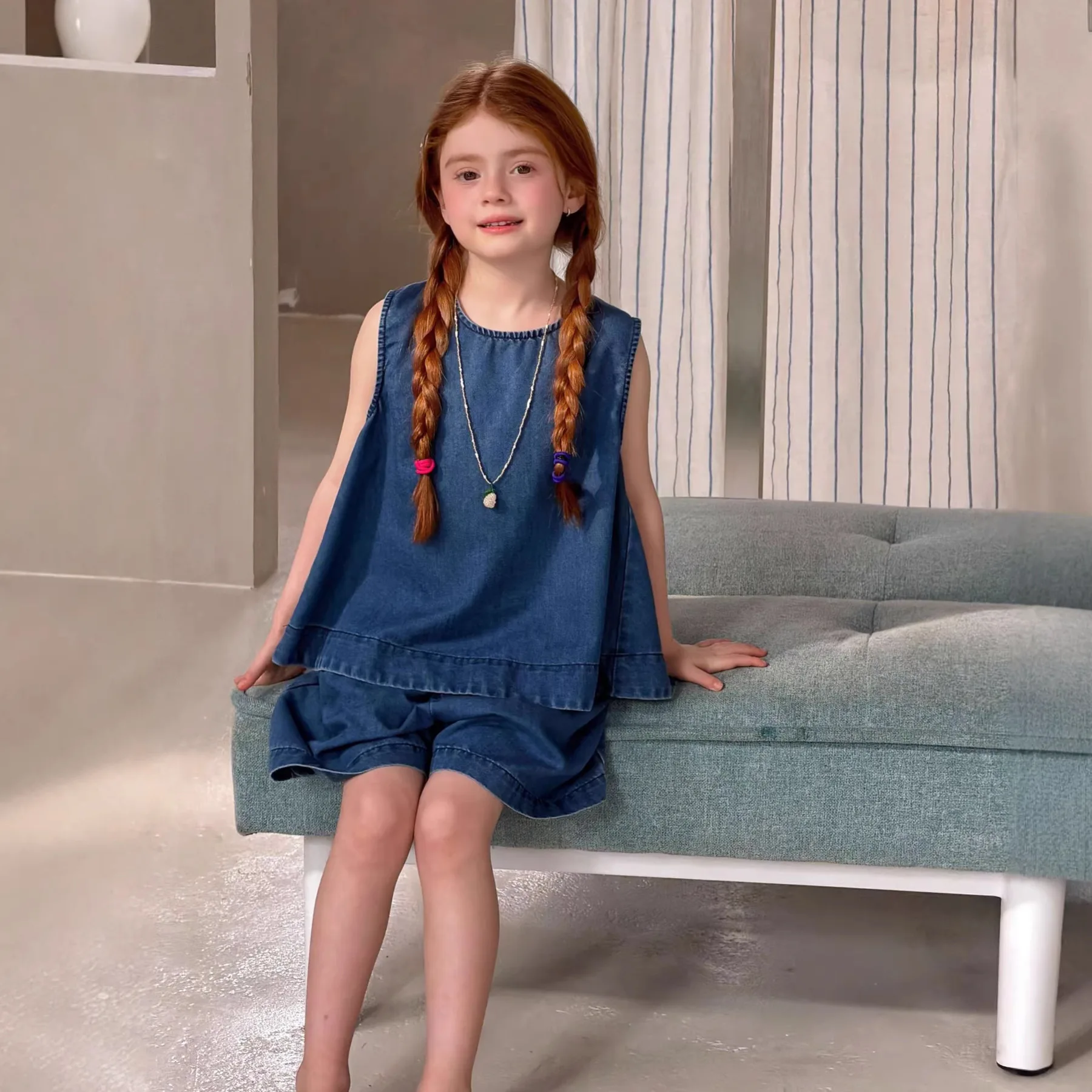 

Girls' clothing set 2026 summer soft denim vest set Korean loose sleeveless top shorts two-piece set