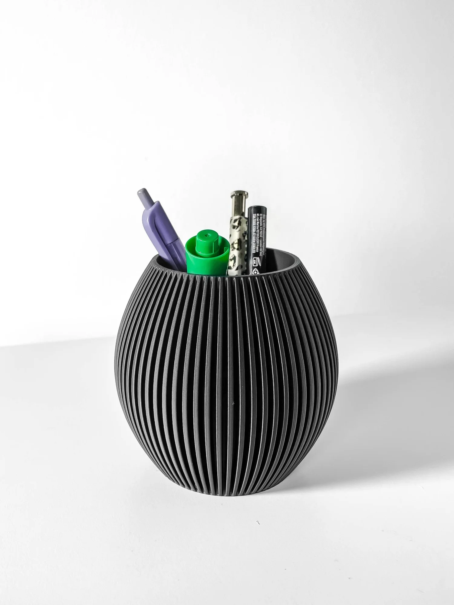 

Minimalist 3D Printed Pen Holder – Modern Geometric Desk Organizer for Office, School, or Home Workspace (Renis)