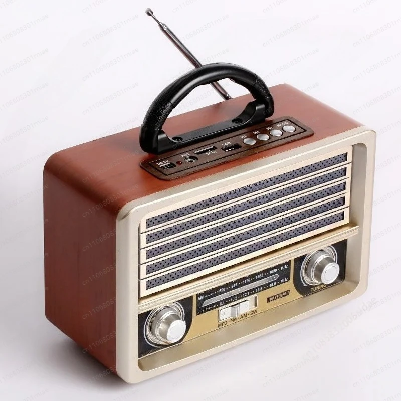 

Популярная классическая винтажная портативная радиостанция AM/FM с 3 диапазонами, работающая от солнечной энергии, с USB/TF слотом для использования на открытом воздухе.