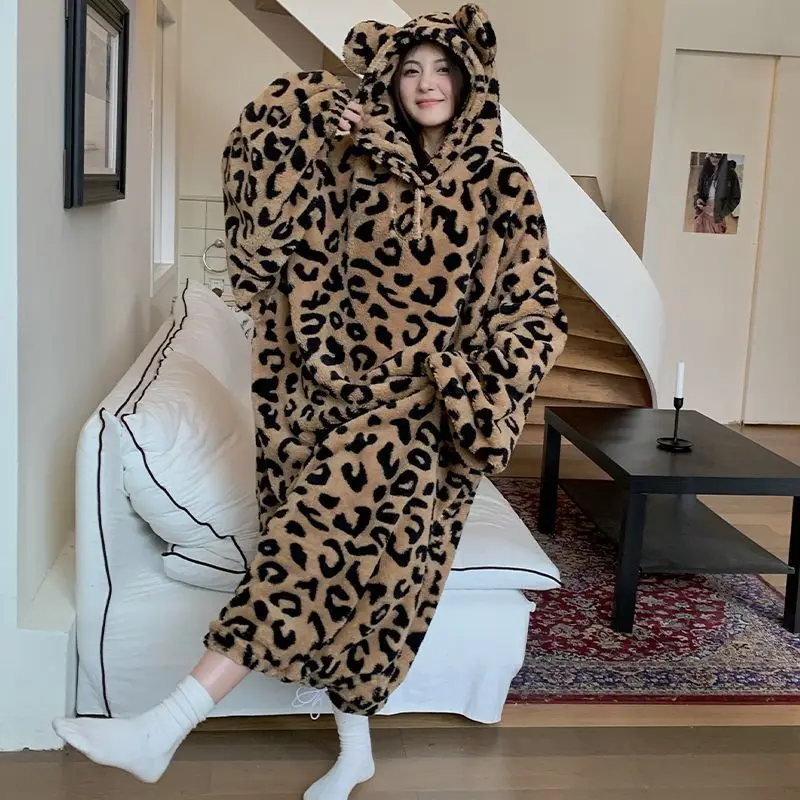 

Плюшевый халат с капюшоном и леопардовым принтом, простой свободный оверсайз комбинезон-ночнушка, домашняя одежда для улицы и дома, осень-зима