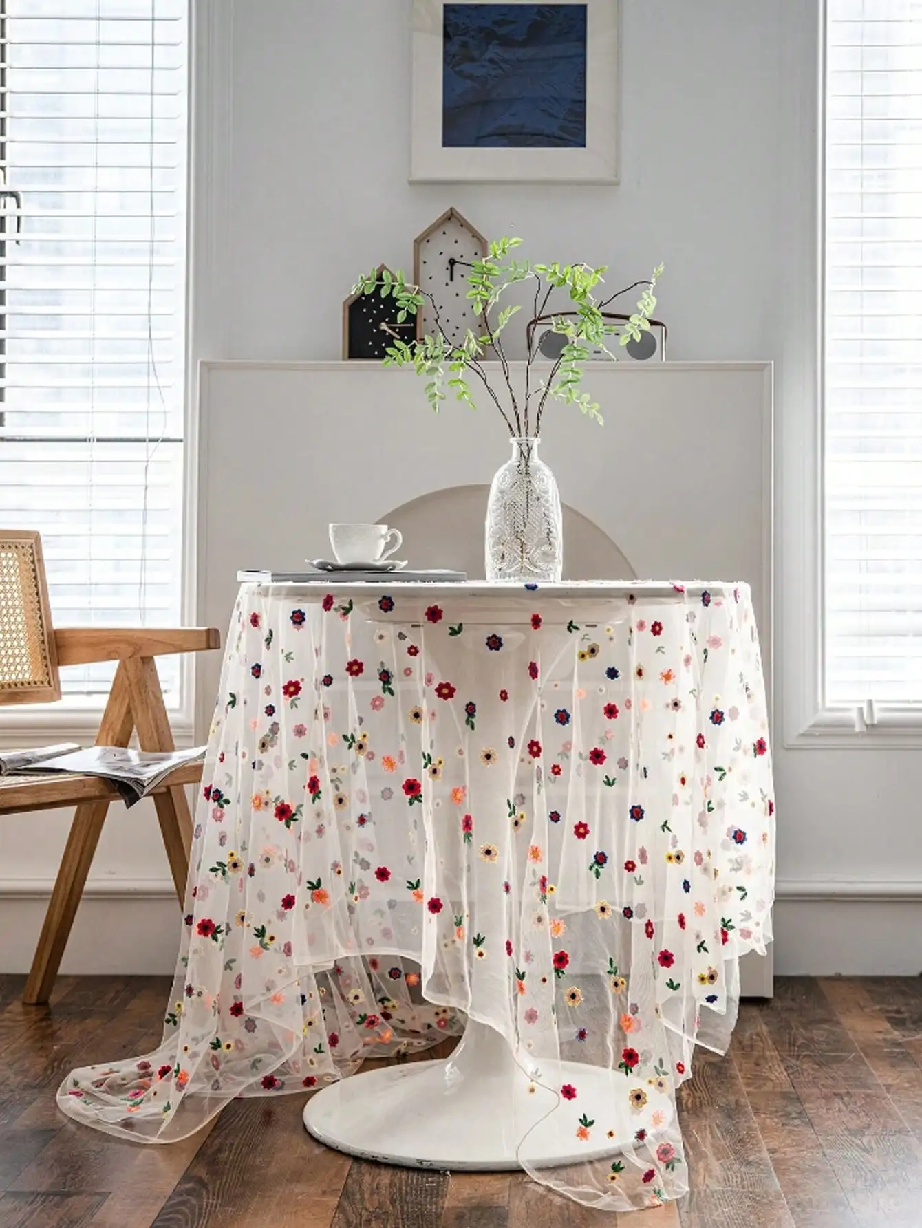 

Скатерть-дорожка из кружевной сетки с вышивкой цветов, премиум-класса, для декора десертного стола