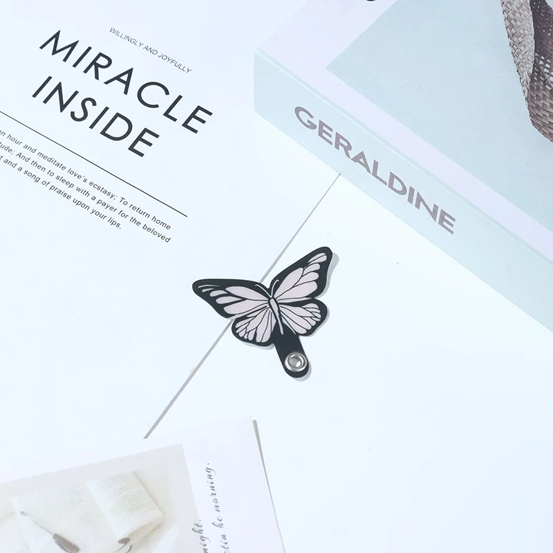 3pcs Cartoon Butterfly Clip per cordino per telefono cellulare guarnizione per telefono cellulare stile di moda semplice adesivo posteriore per custodia per cellulare