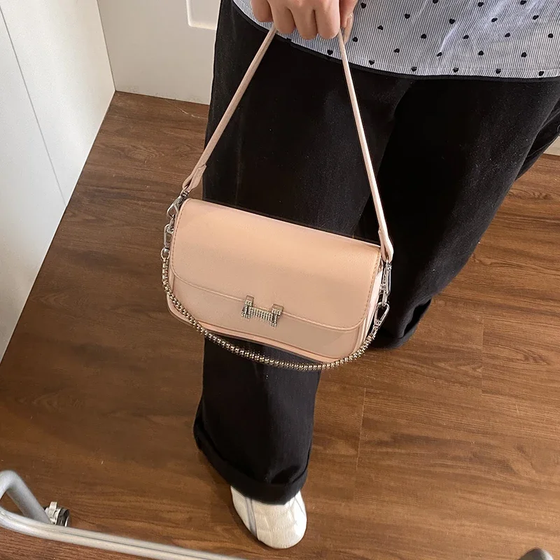 

Trendy Solid Color Crossbody Bag - Luxury Minimalist Vintage Messenger For Stylish Casual Commuters