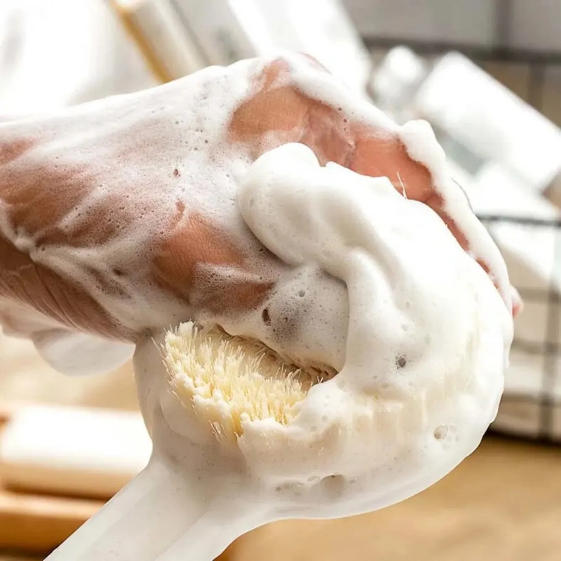 

Японская щетка для ванны с длинной ручкой, мягкая щетина, для мытья спины и тела, скраб для тела Gods Rub