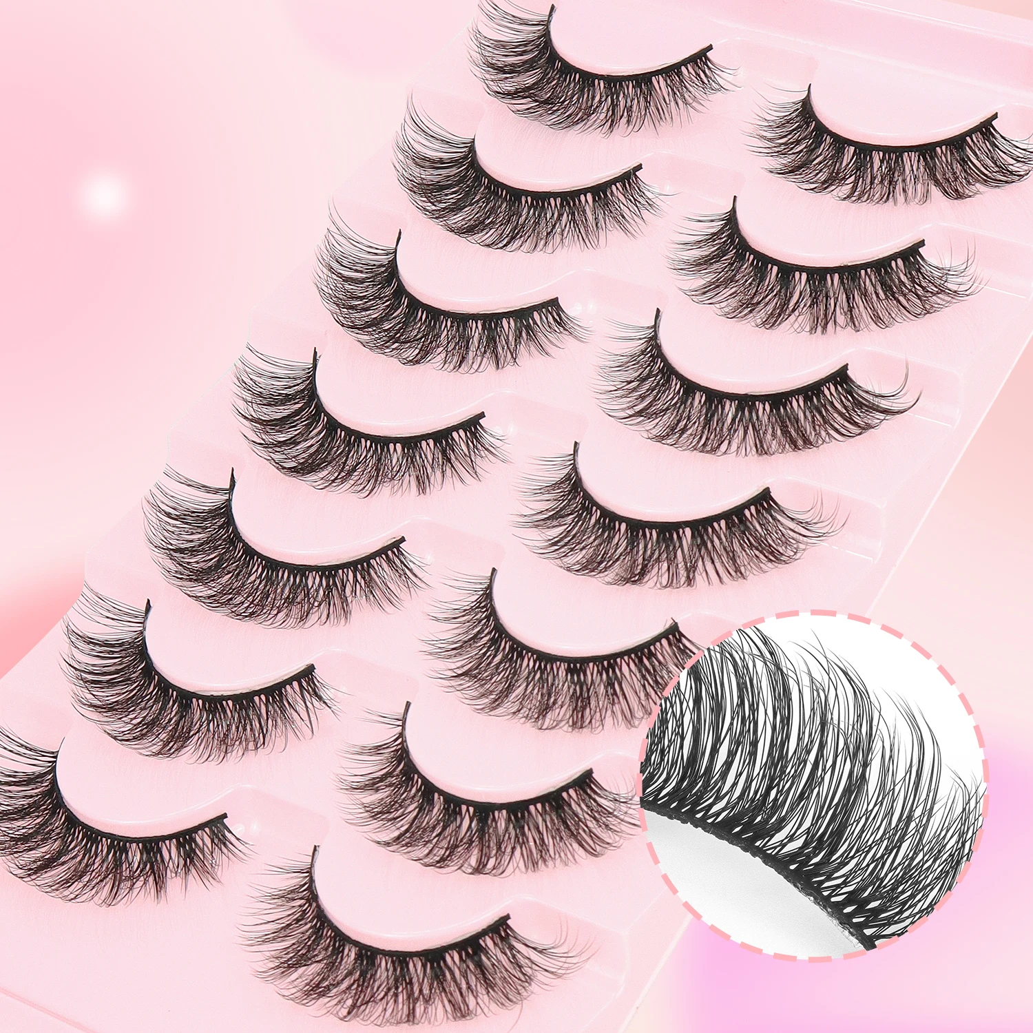 ขนตาปลอมทรงกากบาทธรรมชาติ 7 คู่ ฟูและโค้งงอ ยาวลงที่ปลายตา สวมใส่ง่าย