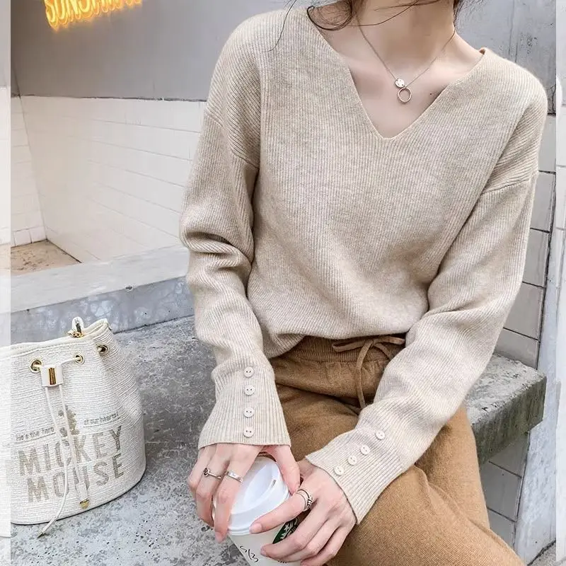 Korean Loose Sweater for Women Autumn and Winter 2024 New Style with Belly Covering V-neck Knit Bottom French Long Sleeves Top