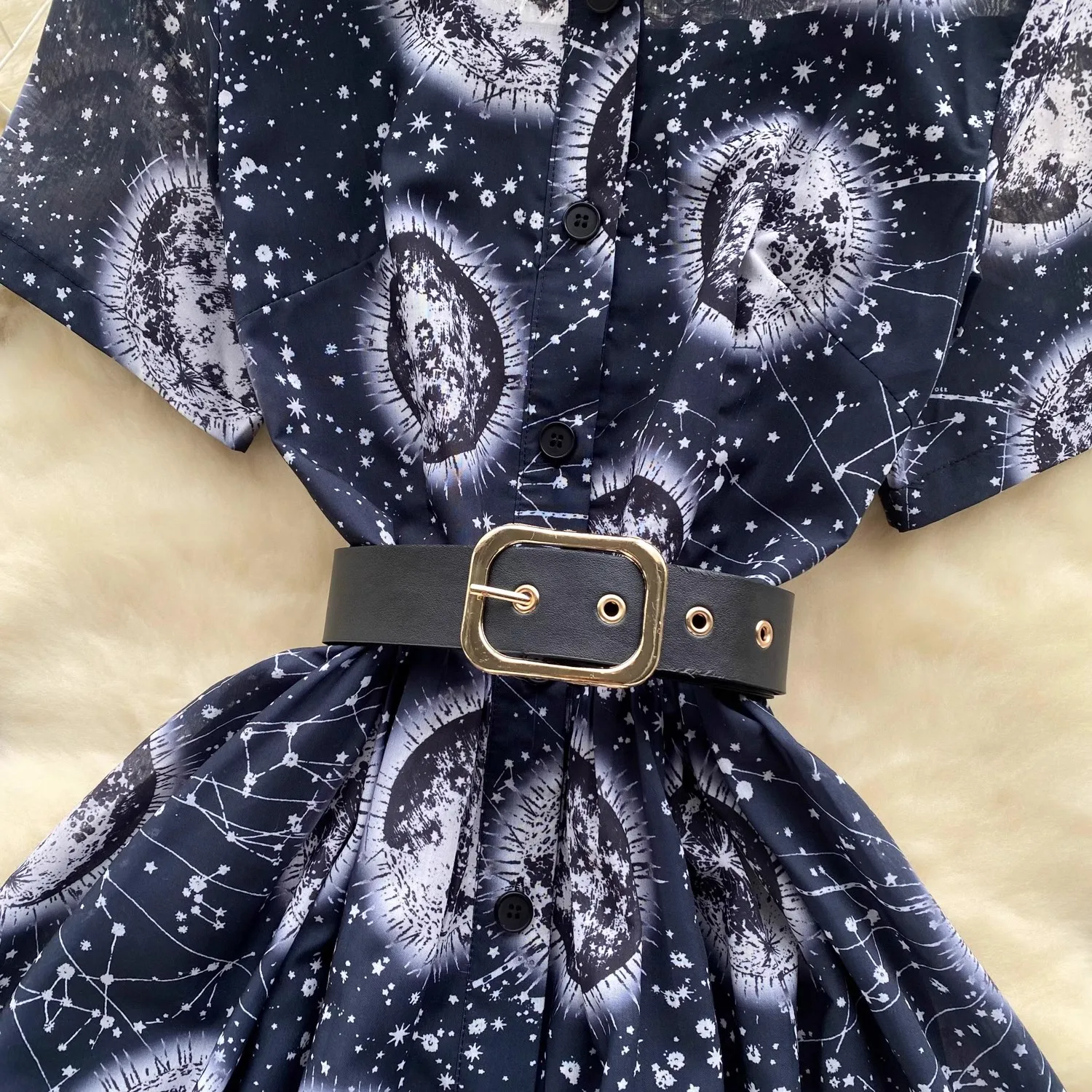 ชุดเดรสแฟชั่นสำหรับสตรีพิมพ์ลายหมึกพิมพ์ลายดอกไม้บนรันเวย์เสื้อแขนสั้นคอเสื้อเข็มขัดวินเทจสำหรับปาร์ตี้วันหยุดฤดูร้อน2024