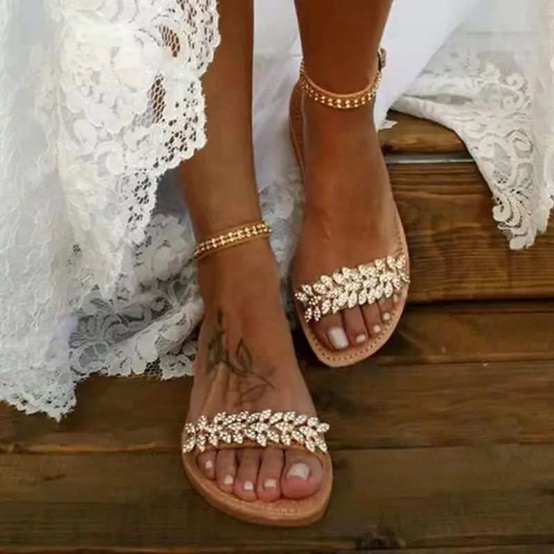 

Diamond Women Flat Sandals Large Size 43 Fashionable Low Heel Open Toe Roman Style PU Material Sandals Glittering Water Diamonds