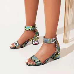 Ogromny kwiatowy nadruk węża Sexy Peep Toe sandały Plaid Chunky Heel powrót Zipper Summer Party tanie damskie sandały