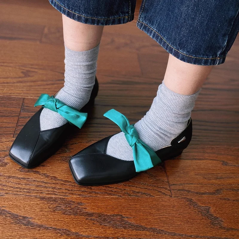 

Retro Charm Square-Toe Low-Heel Lace-Up Casual Single Shoes Playful Elegance Flats Shoes with Turquoise Satin Bow