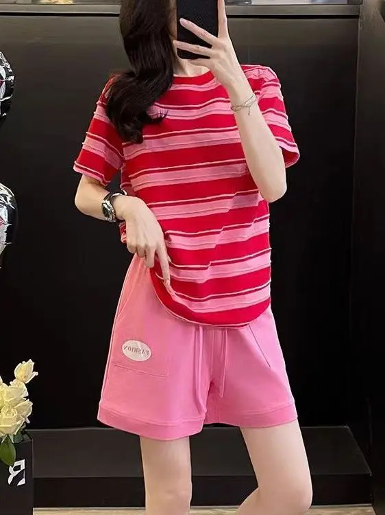 

Fashionable Korean Style Short Sleeve Short Pants Sports Set Women Summer Striped Sports Wear Two Piece Set Trendy Casual Spo...
