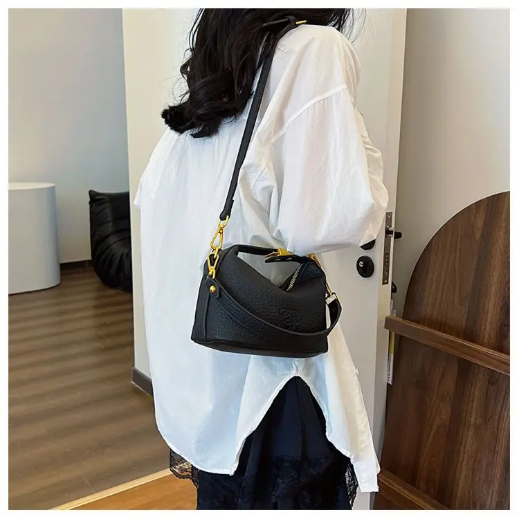 2024 summer new trendy luxury single shoulder diagonal cross backpack hand-held small square bag