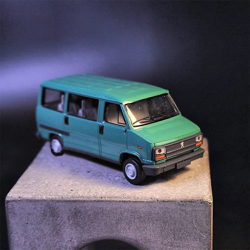 J5 버스 1982 시뮬레이션 플라스틱 자동차 모델, 정적 디스플레이, 수집용 장난감 선물, 기념품 장식, 1/87 체중계