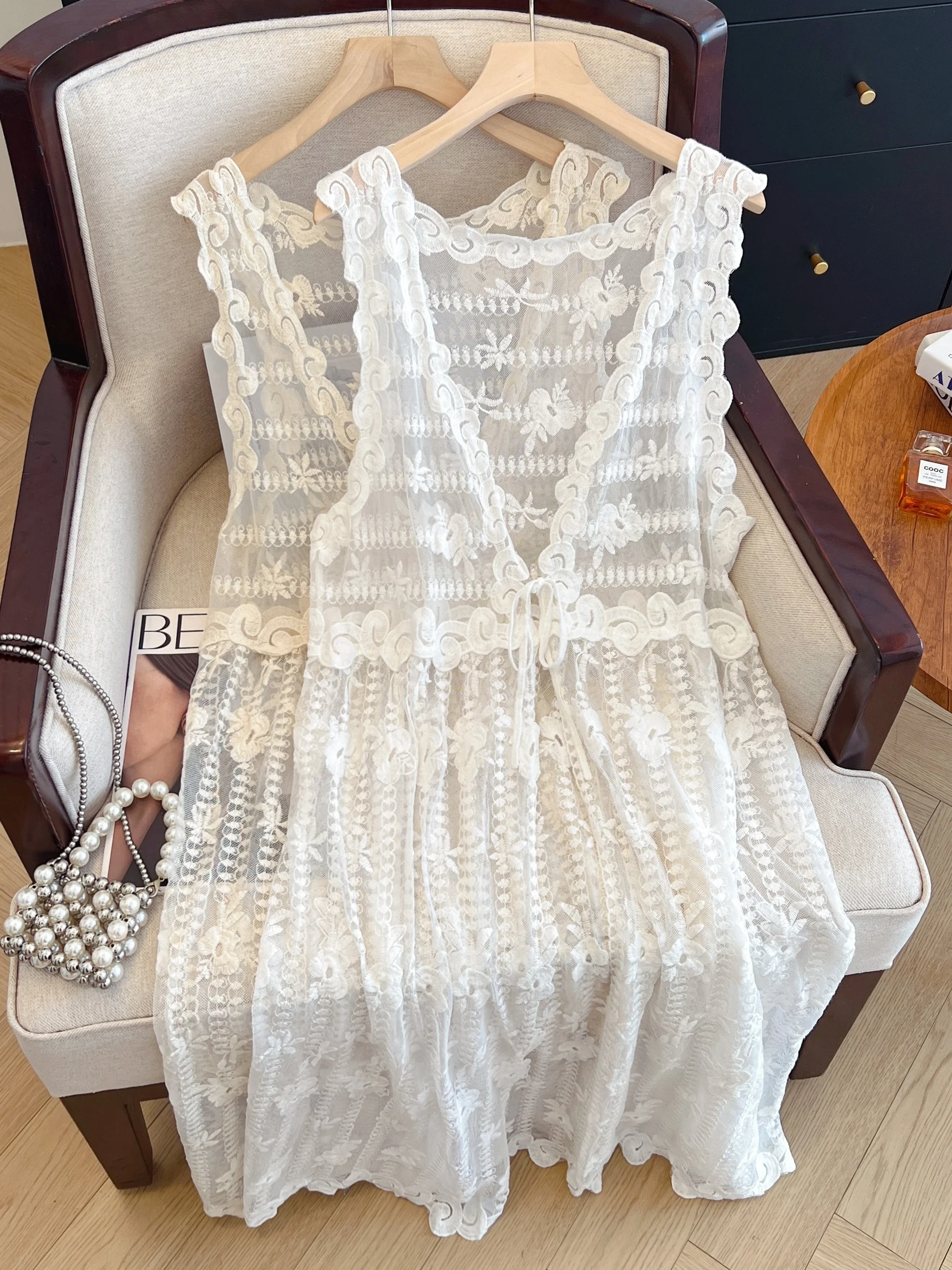 

Summer New plus Size Lace Hollow out Vest Women's Mid-Length V-Neck Sleeveless Tank Top Artistic Style Commute Cotton Polyester
