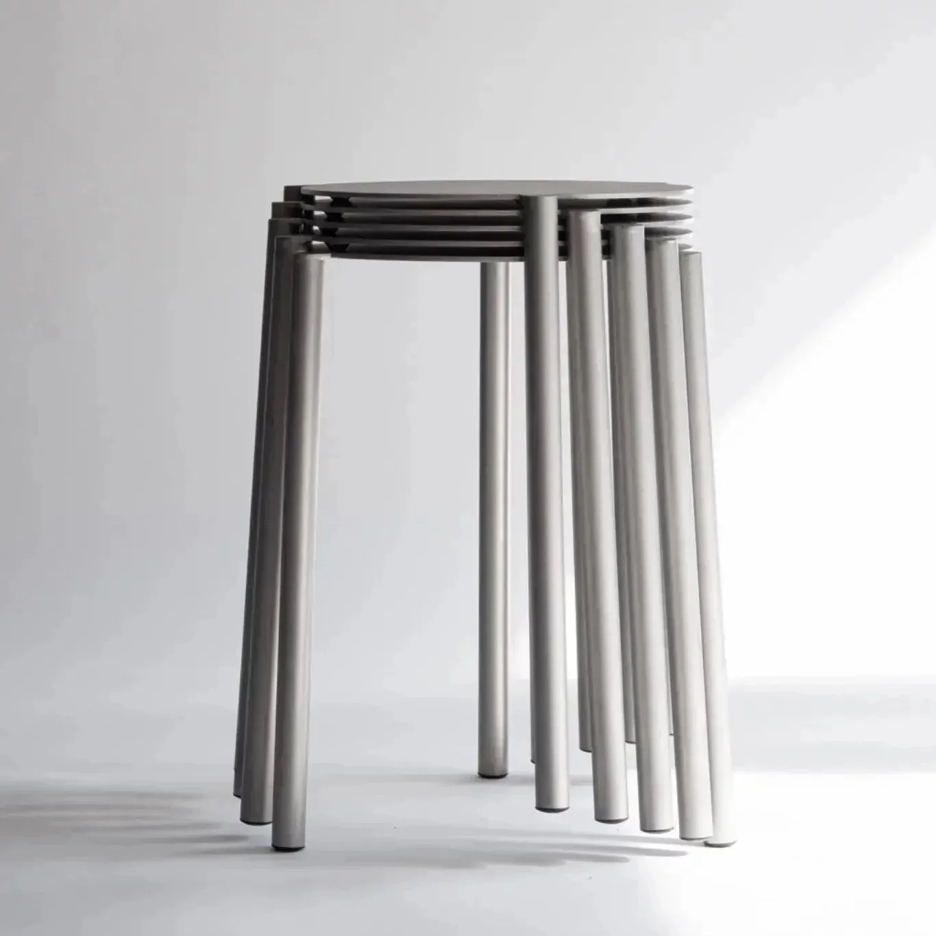 Taburete italiano minimalista de estilo metálico, mesa de comedor apilable, silla de acero inoxidable para patio al aire libre, silla de ocio comercial