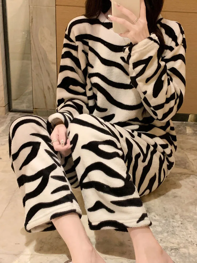 Women's Winter Pajama Fashion New Fleece Thick Coral Velvet Zebra Stripes Pullover Long Sleeve Warm Ladies Home Wear Suit Fall