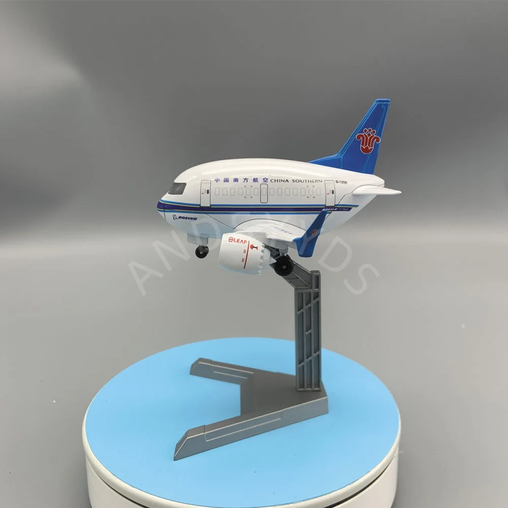 

Q Version 737 China Southern Airlines Aircraft Egg Machine Plastic Plane Model Air Force Plane Models Toys for Kids Collection