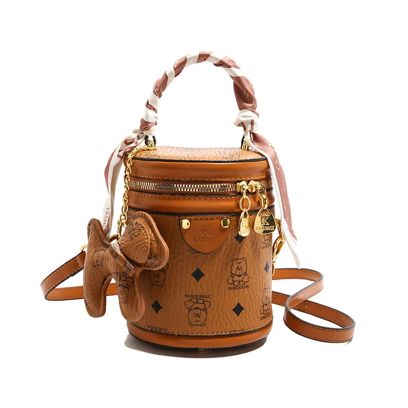 

2025 Bear Print Bucket Bag, Trendy Shoulder Purse for Women, Versatile Crossbody Tote, Chic Day to Night Bag, Textured Sling Bag