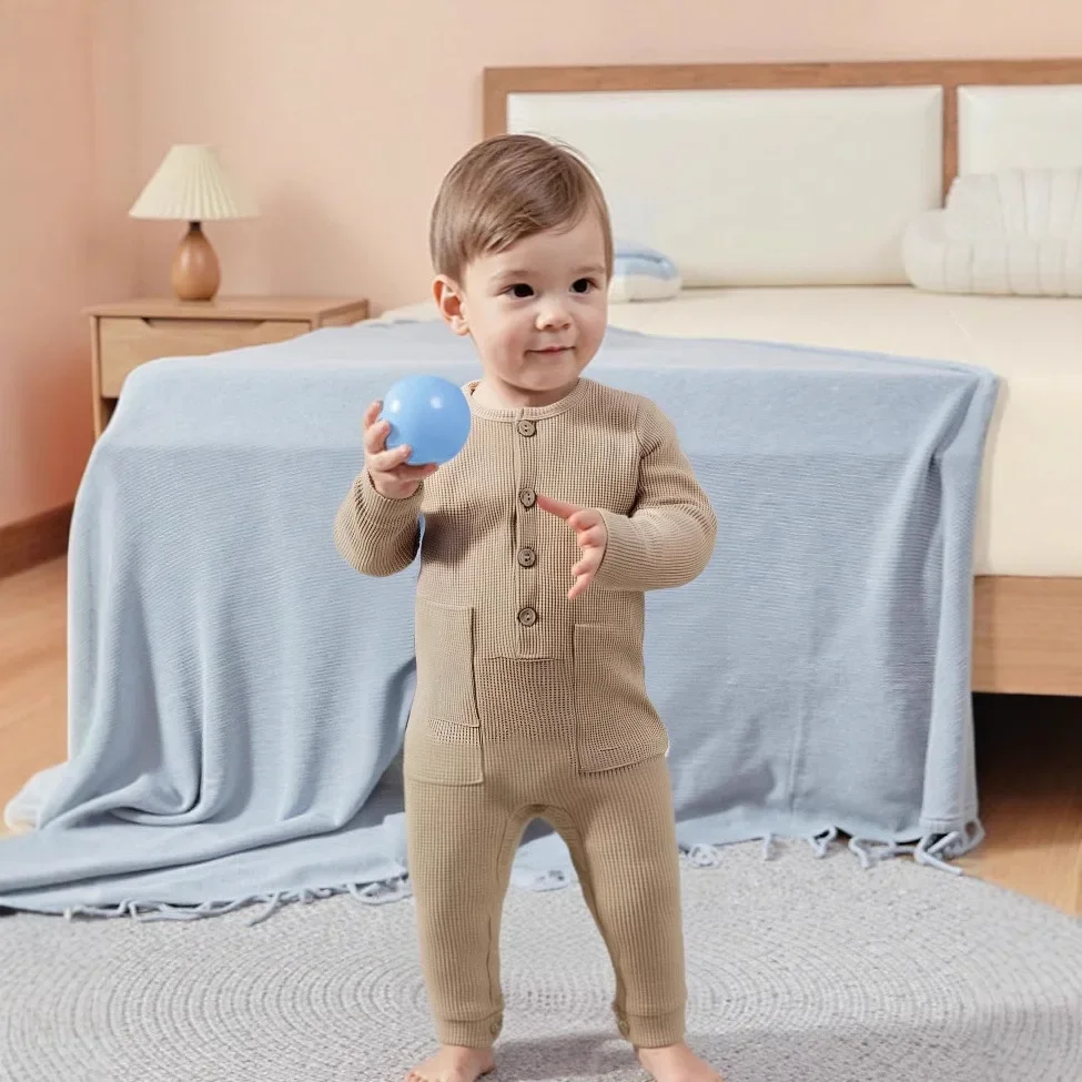 

New Style Long Sleeved One Piece Crawling Suits for Newborns in Spring Which Are Baby Clothes