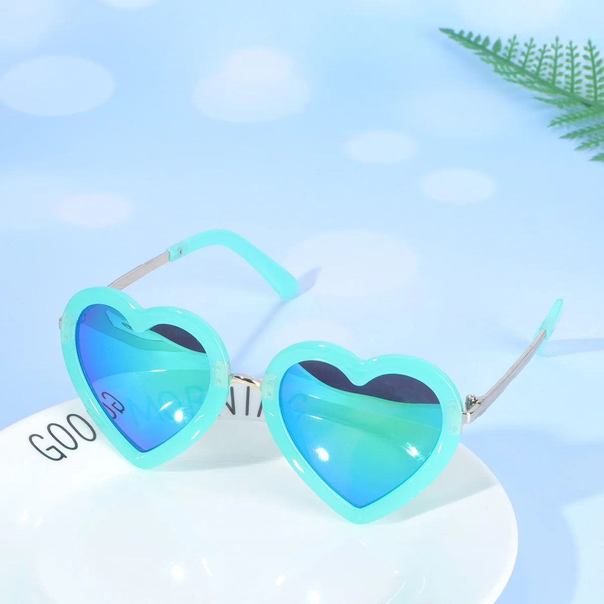 

Green Heart Sunglasses Lightweight Durable Funny Eyeglass Party Supplies Valentine's Day Accessory Heart Sunglasses