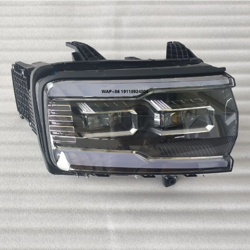 

Wholesale Price Auto Spare Parts Right Headlight for Formula Leopard 5 Oe 17990731-00