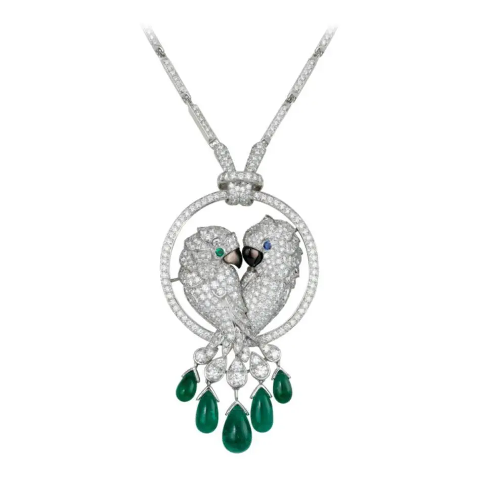 

The pendant chain is 925 silver gold plated high carbon drill wood green two-headed parrot necklace Paris haute couture jewelry