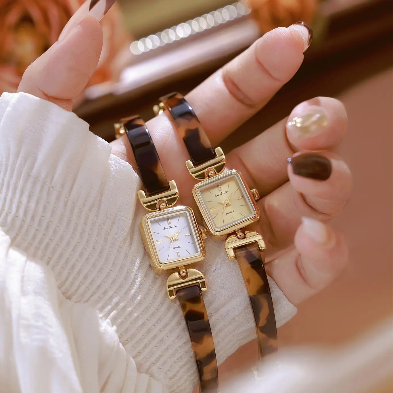 New French-style vintage bracelet watch, luxurious and high-quality women's wristwatch, a sophisticated gift for women.