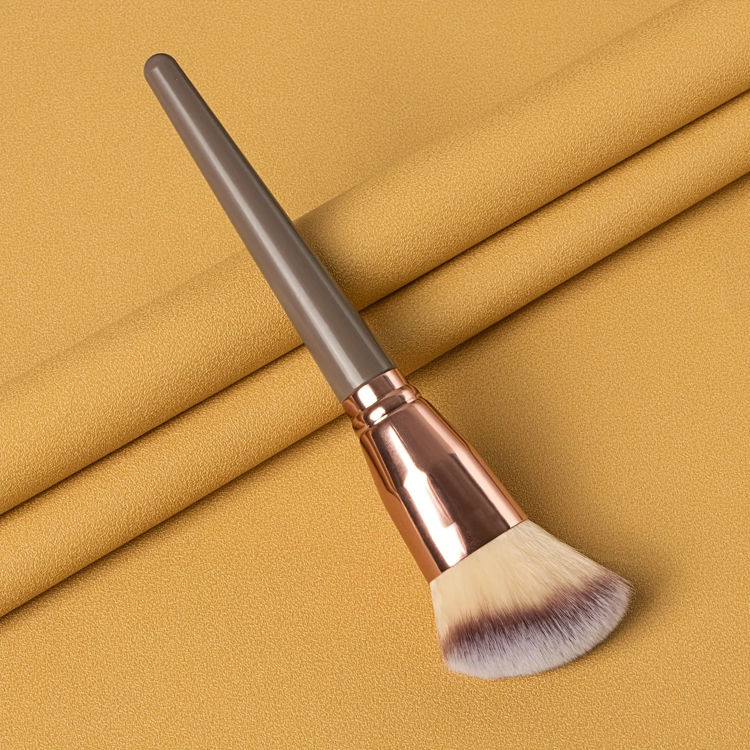 Contour Brush, Premium Contour Blush Bronzer Face Makeup Brush, Perfect For Cheek Forehead Jaw Nose Blending Deepening Contourin