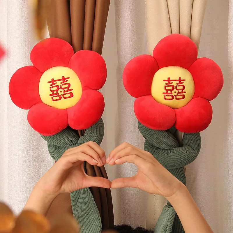 petite-fleur-rouge-pour-rideau-de-chambre-de-mariage-motif-floral-et-lettre-de-mariage
