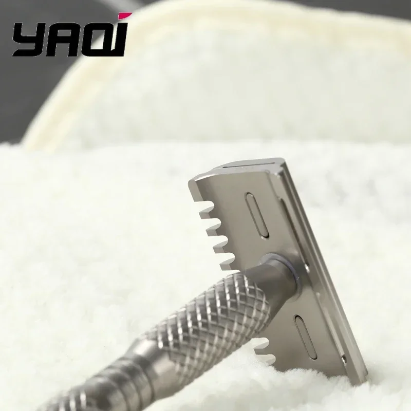 YAQI Ghost 90DC ماكينة حلاقة آمنة خفيفة الوزن من التيتانيوم بنمط الحبوب المتقاطعة
